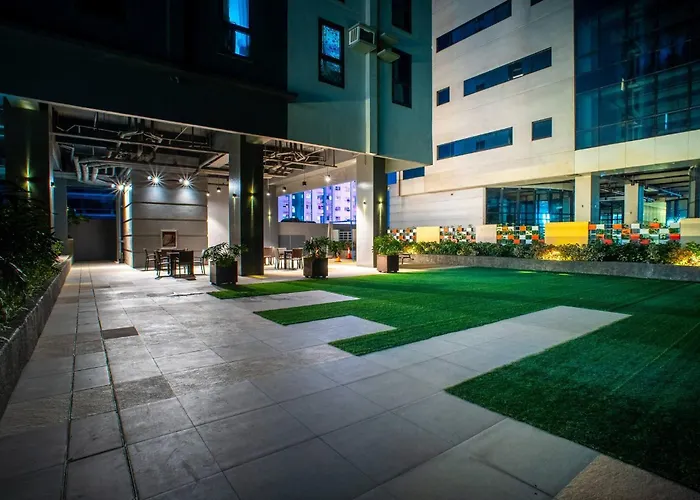 Apartment Fully Furnished Urban Oasis : Free Pool Manila