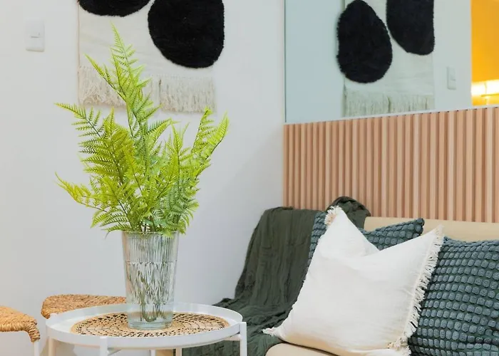 Apartment Fully Furnished Urban Oasis : Free Pool *