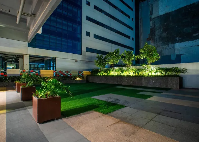Fully Furnished Urban Oasis : Free Pool Apartment Manila